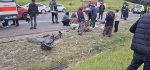 Bayram yolunda feci kaza: Otomobiller kafa kafaya çarpıştı, 7 kişi yaralandı