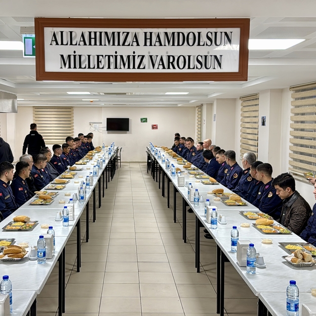 Kırşehir Valisi Demiryürek, jandarma personeliyle iftar yaptı