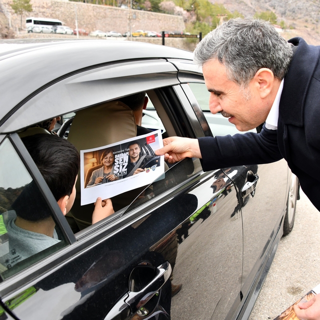 Gümüşhane Valisi Atay, bayram öncesi trafik denetimlerine katıldı
