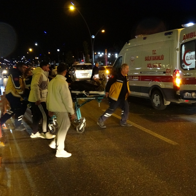 Malatya'da trafikte tartışma kanlı bitti : 2 yaralı 3 gözaltı