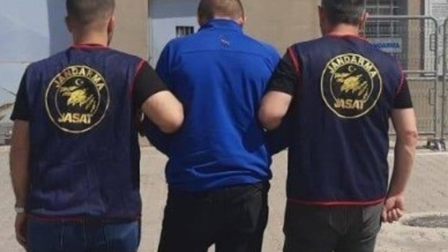 Uyuşturucu taciri suçüstü yakalandı