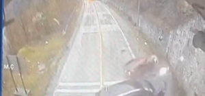 İki otomobilin çarpıştığı kaza kamerada; 1 ölü, 5 yaralı