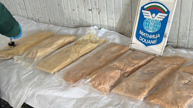 Sınırda  14 kilodan fazla sentetik uyuşturucu yakalandı