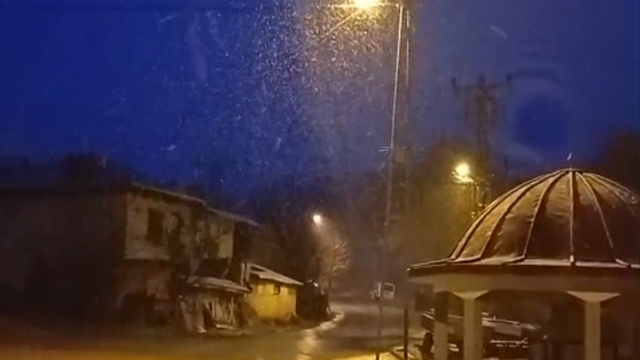 Kütahya'nın yüksek kesimleri beyaza büründü