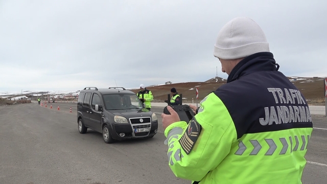 Bayburt'ta bayram trafiği mercek altında: Karadan ve havadan sıkı denetim