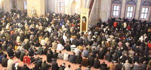 Adana'da Sabancı Merkez Camisi’nde bayram namazı kılındı