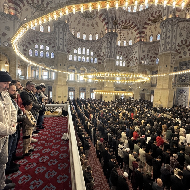 Adana'da bayram namazı kılındı