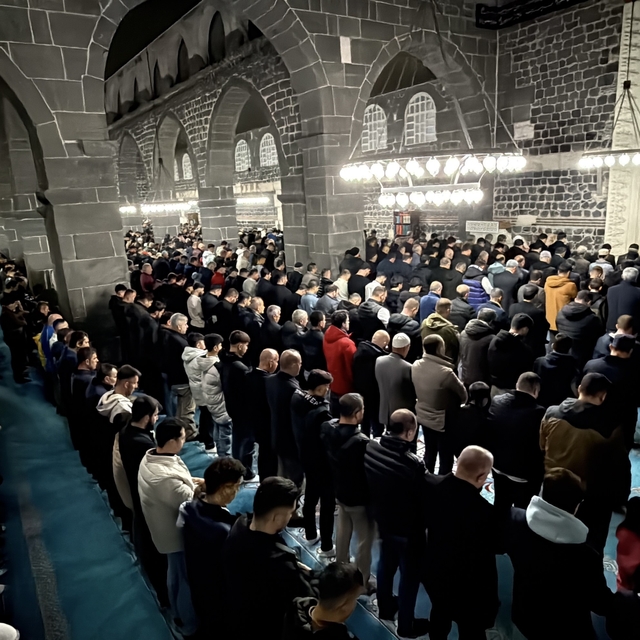 5. Harem-i Şerif'i de bayram namazı kılındı