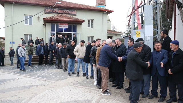 BBP Genel Başkanı Destici, Eskişehir'de bayram namazı sonrası konuştu: