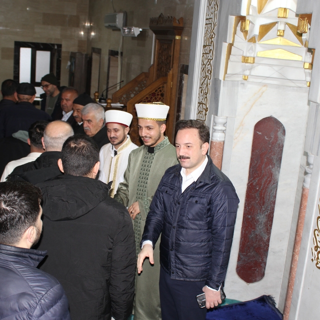 Malazgirt'te bayram namazı coşkusu