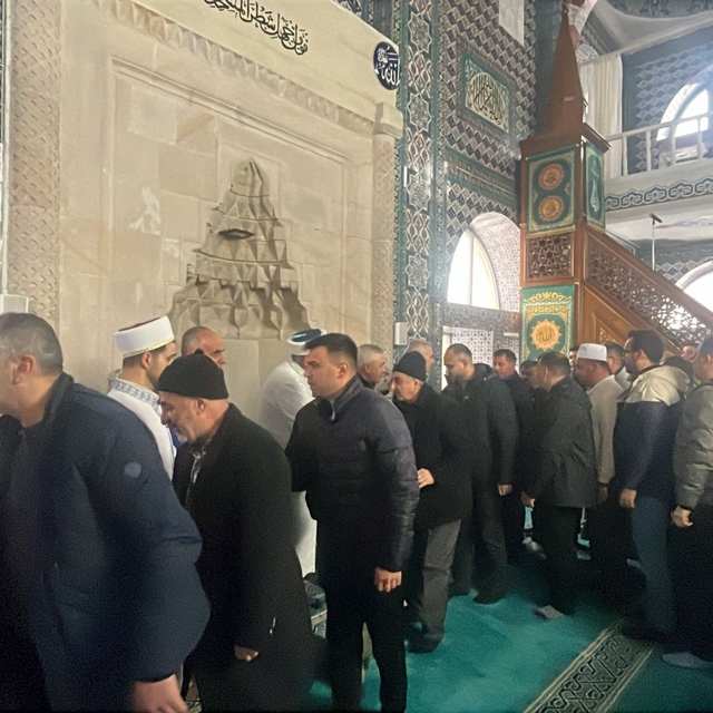 Ardahan, Erzincan ve Tunceli'de Ramazan Bayramı'nda camiler doldu