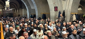 Vali Çiçek: "4 yıllık görev süremde asayiş olaylarının en dibe indiği bir ay oldu" Kayseri protokolü vatandaşlarla bayramlaştı