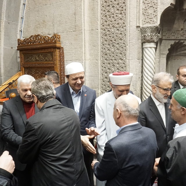 SP Genel Başkanı Mahmut Arıkan, Kayserili vatandaşlarla bayramlaştı