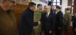 Bakan Güler, bayram namazını Hatay'daki tarihi caminde kıldı