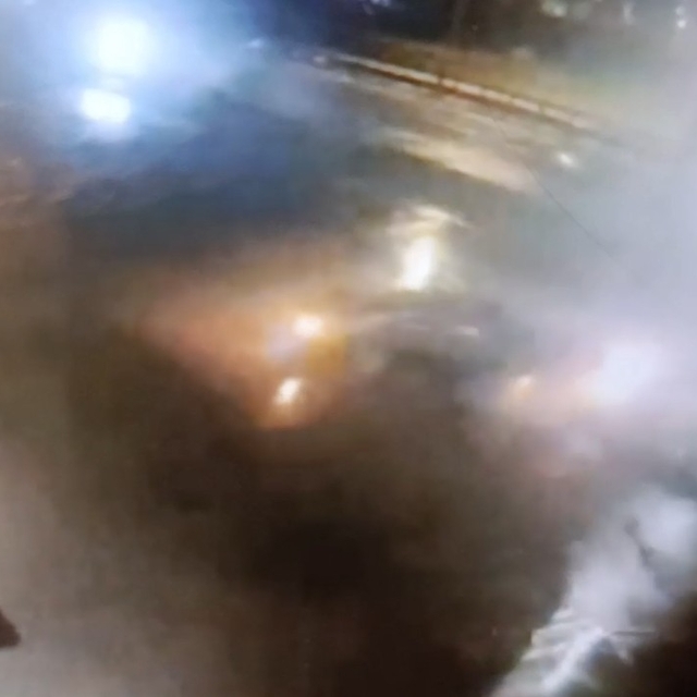 Otomobil beton reklam panosuna çarptı: 1 ölü (2)