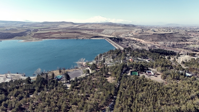Sarımsaklı Barajı Mesire Alanı, yenilenen yüzüyle vatandaşların ziyaretini bekliyor