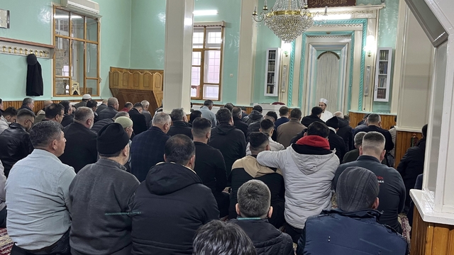 Karapınar'da Bayram Namazında camiler doldu