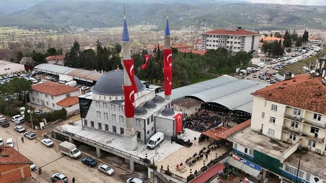 Başkan Pütün; "Beyağaç'a anlamlı bir eser daha kazandırmanın mutluluğunu yaşadık"