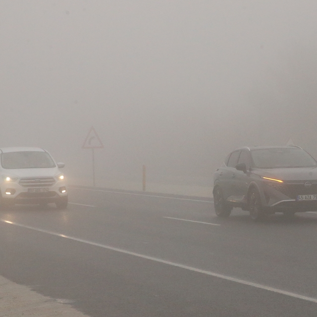 Denizli'de sis ulaşımda aksamalara neden oldu