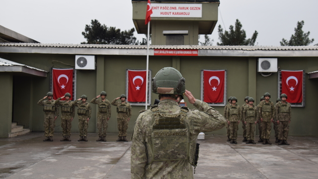 Sınırın sıfır noktasında görevli 'Hudut Kartalları'nın bayram sevinci