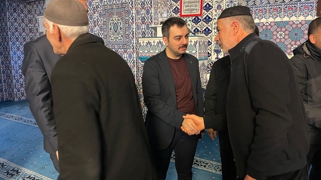 Dicle Kaymakamı Atış, asker, polis, sağlık personeli ve vatandaşlarla bayramlaştı