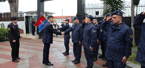 Şener, bayramda görev başındakileri ve şehit ailelerini unutmadı