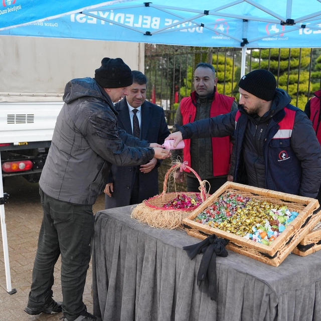 Kabir ziyaretinde bulunanlara sürpriz