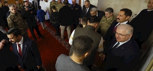 Milli Savunma Bakanı Güler, bayram namazını Hatay'da kıldı