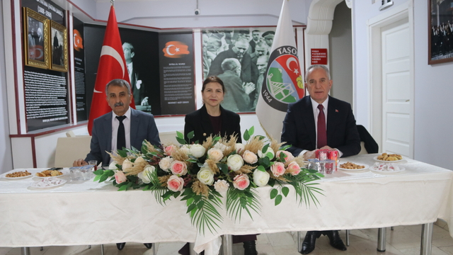 Taşova'da bayramlaşma programı düzenlendi