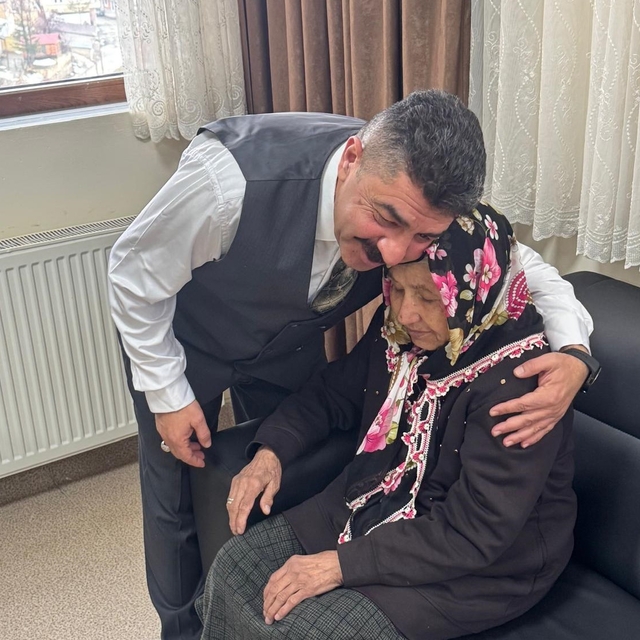 Bayburt'ta huzurevi sakinlerinin bayramı kutlandı