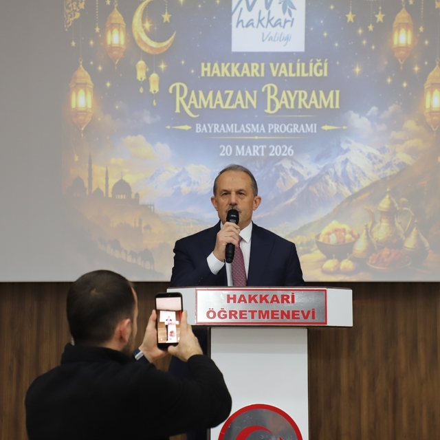 Vali Taşyapan: "Bayramlar kardeşliği pekiştirir"