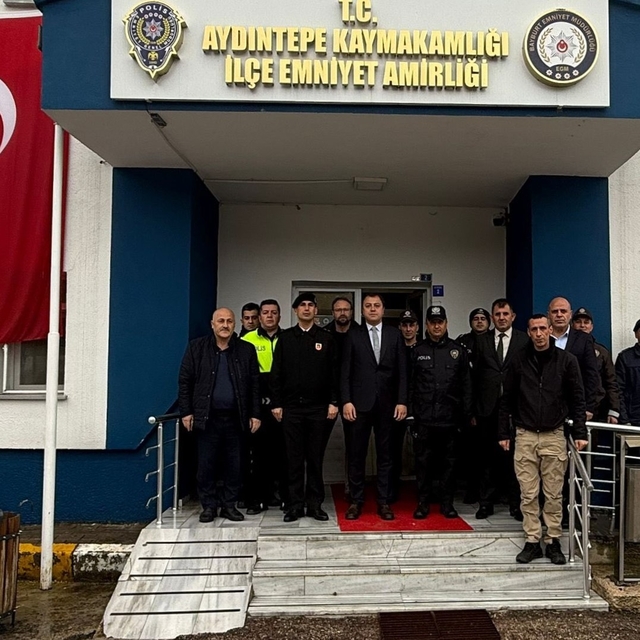 Aydıntepe'de vatandaşların ve görev başındaki personelin bayramı kutlandı