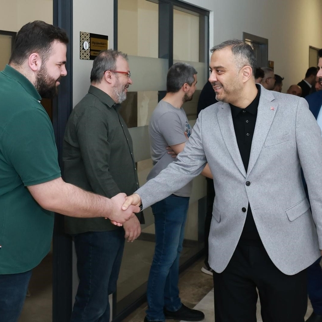 Başkan Toptaş belediye personeliyle bayramlaştı