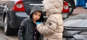 Bayram namazında çocuklara harçlık sürprizi
Başkan Özdemir geleneği bozmadı