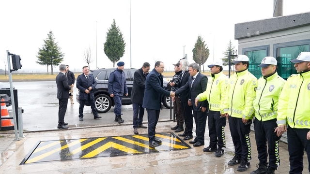 Tavşanlı'da bayramlaşmanın ardından güvenlik güçlerine ziyaret