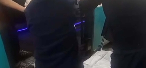 İzmir'de şehir içi dolmuşta doğum yaptı; anne ve kız bebeğin durumu iyi