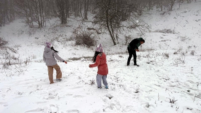 Tekirdağ'da Ganos Dağı'nda kar kalınlığı 10 santimetreye ulaştı