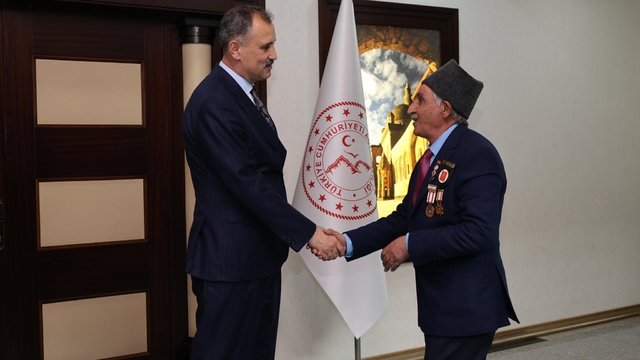 Vali Bozkurt bayramlaşma programında vatandaşlarla buluştu