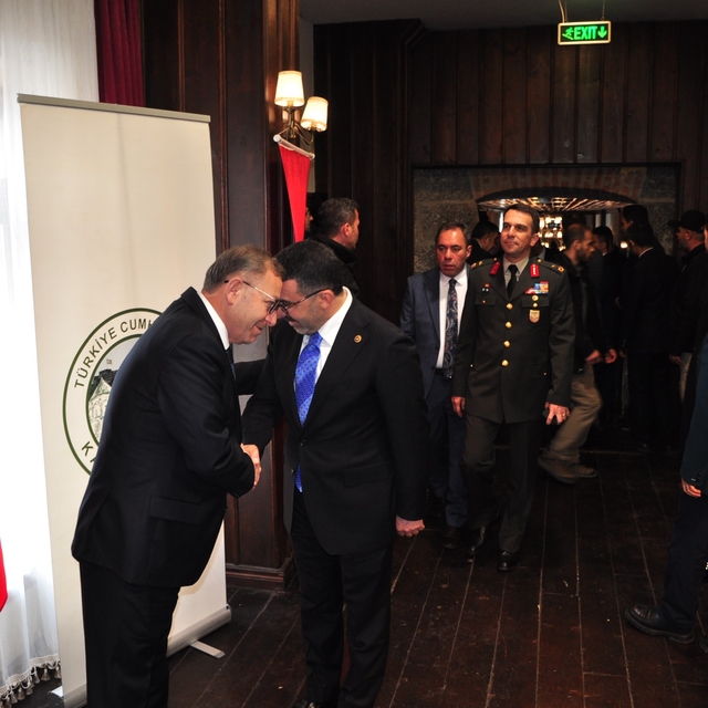 Kars'ta protokol üyeleri bayramlaştı