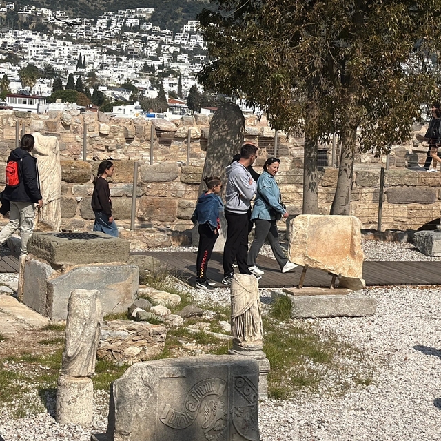 Bodrum'da bayram rotası 'tarih' oldu
Yerli turistler kaleye akın etti