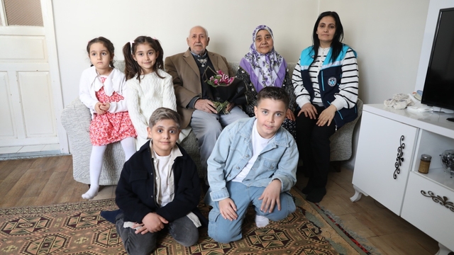 Battalgazi Belediyesi'nden çocuklarla bayram ziyareti