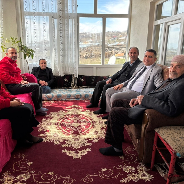 Kızılay'dan yalnız yaşayan yaşlılara bayram ziyareti