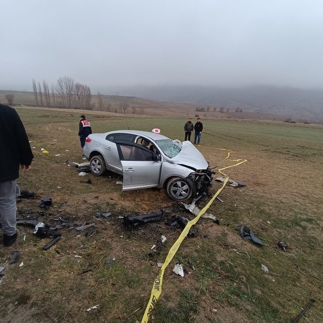 Yozgat'ta otomobiller çarpıştı: 1 ölü, 5 yaralı