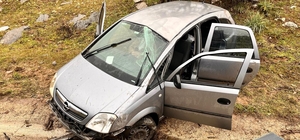 Otomobil şarampole uçtu: 1 yaralı