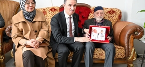 Vali Baruş’tan gaziye vefa