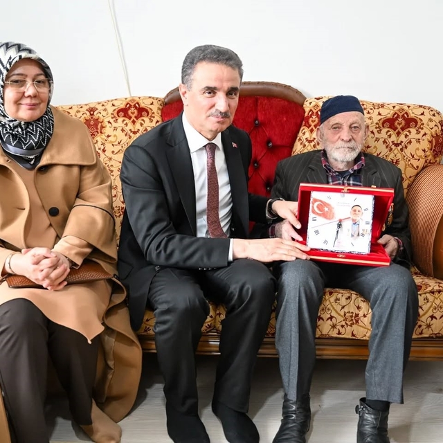 Vali Baruş'tan gaziye vefa