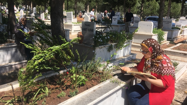 Bayramın ilk günü mrzarlıklarda yoğunluk
Vatandaşlarda Büyükşehir'e tam not