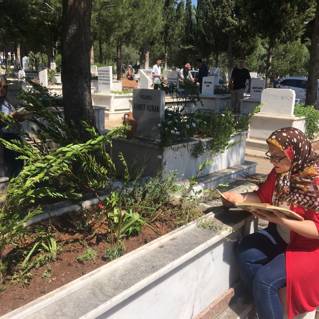 Bayramın ilk günü mrzarlıklarda yoğunluk
Vatandaşlarda Büyükşehir'e tam not