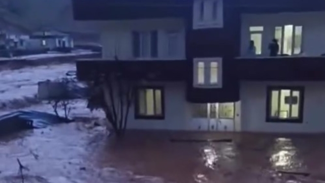 Şırnak'ta sağanak sele neden oldu, evleri su bastı