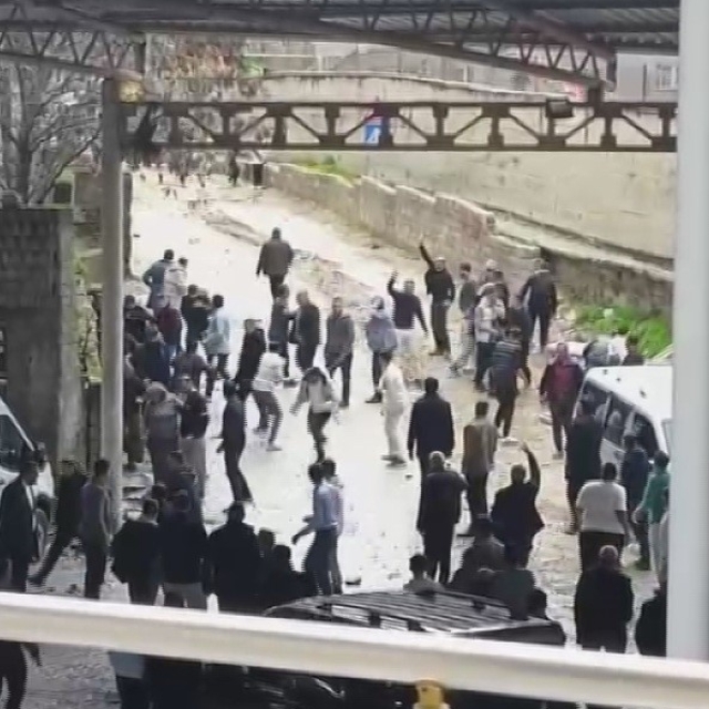 Bayram günü mahalle savaş alanına döndü: 3 ölü, 22 yaralı